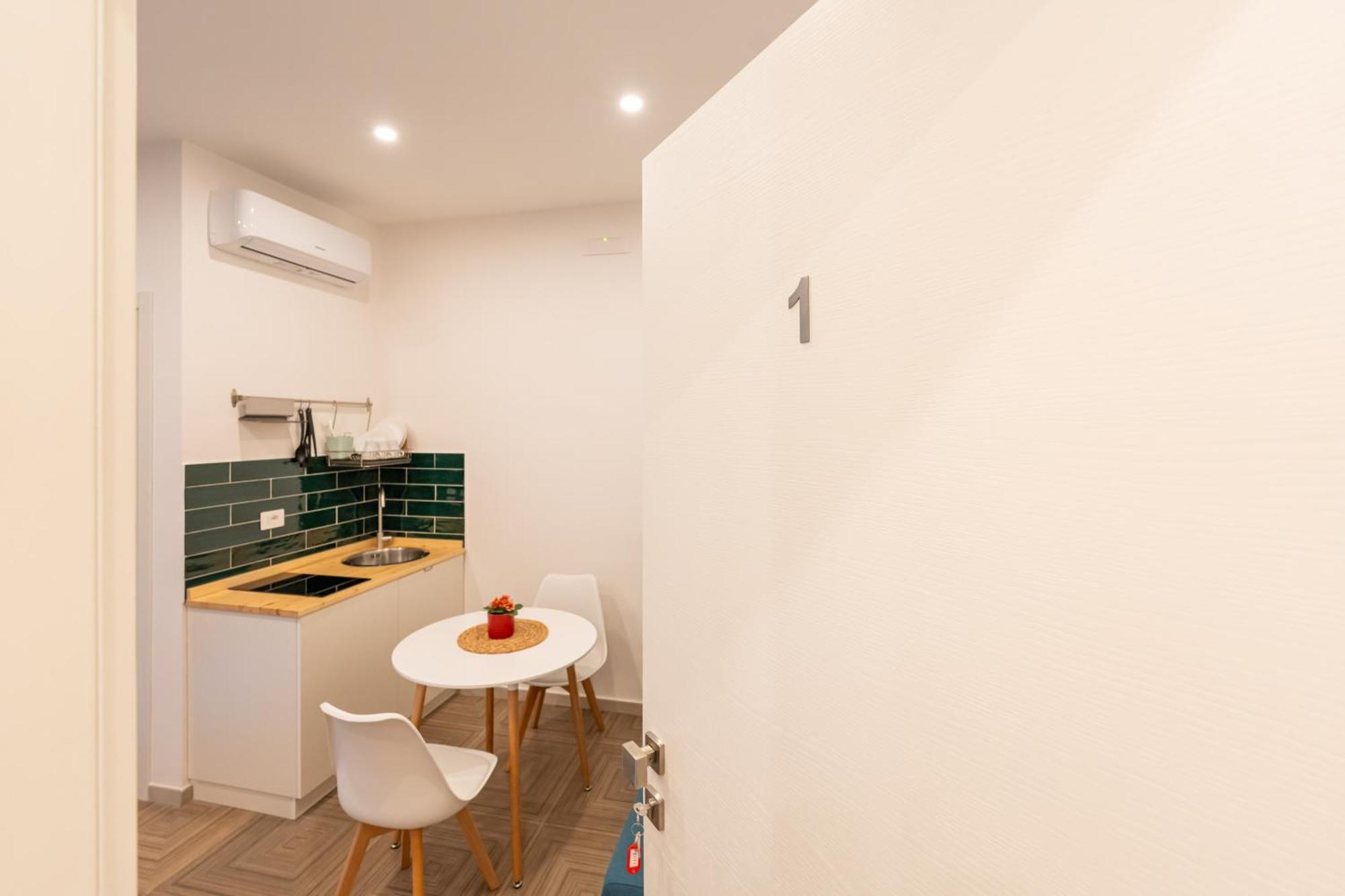 R&D Scassacocchi Apartments 15 نابولي المظهر الخارجي الصورة